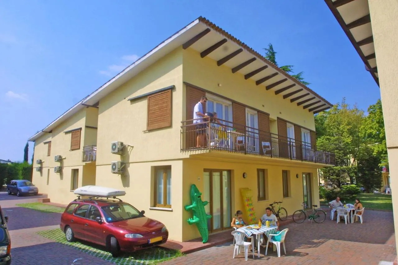Apartments In Peschiera Del Garda 22099