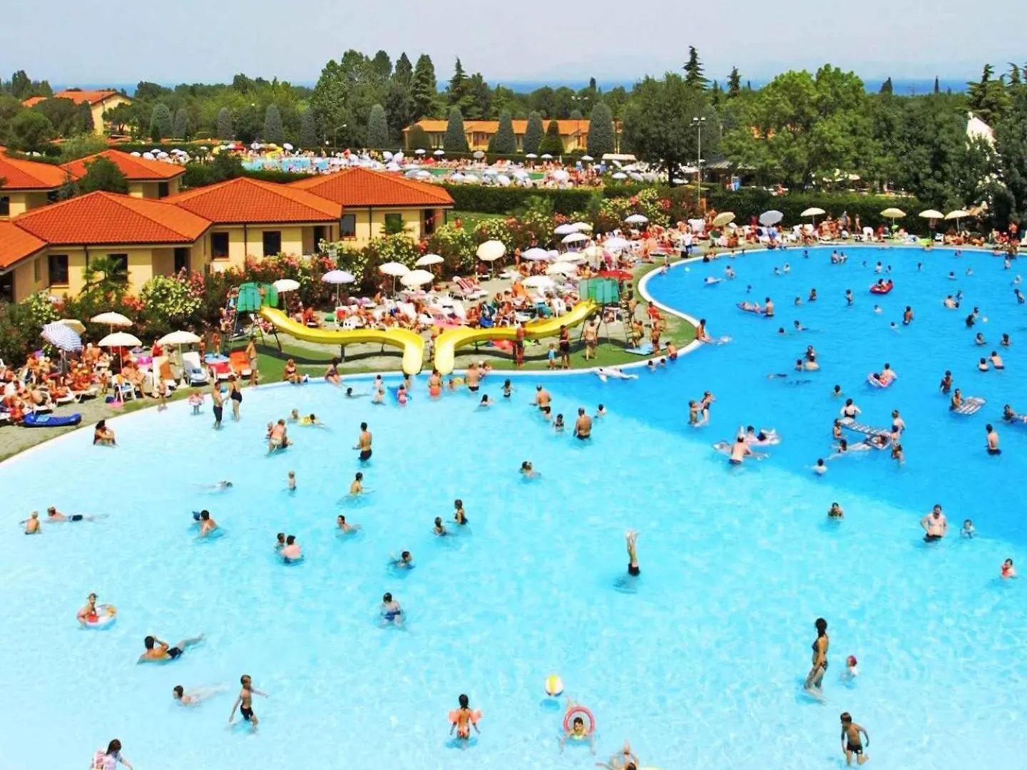 Apartments In Peschiera Del Garda 22099 Italy
