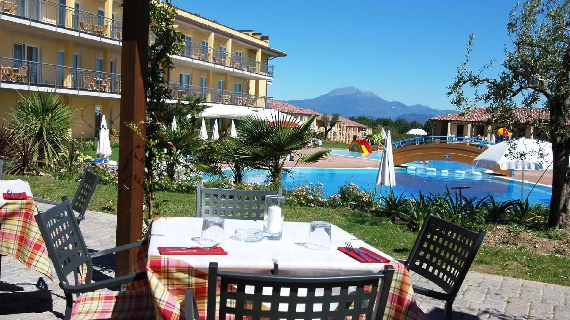 Apartments In Peschiera Del Garda 22099